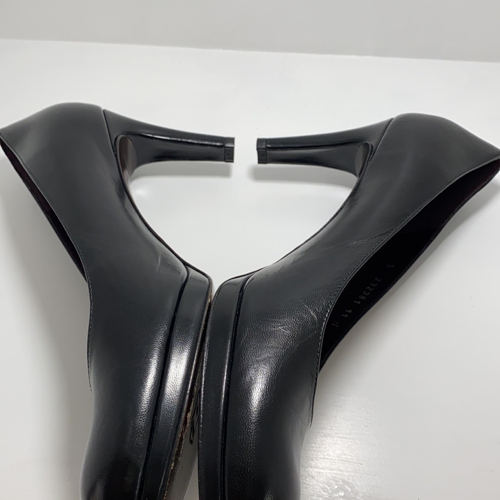 Stuart Weitzman Leather Platform Pump. - image 5